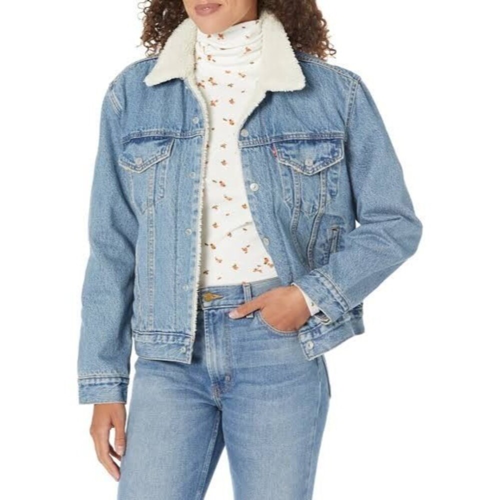 Levi's Premium Ex-Boyfriend Sherpa Trucker Denim Jacket The Reins Wash Size XS